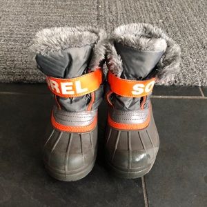 Kids Sorel snow boots size 12 kids